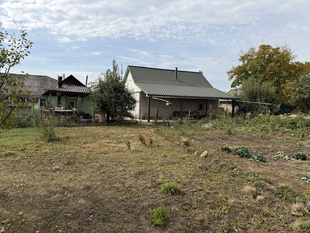 Продам будинок поряд з містом