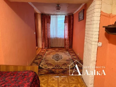 В продажі частина будинку