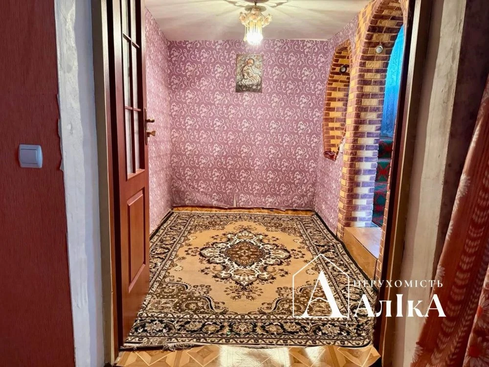 В продажі частина будинку