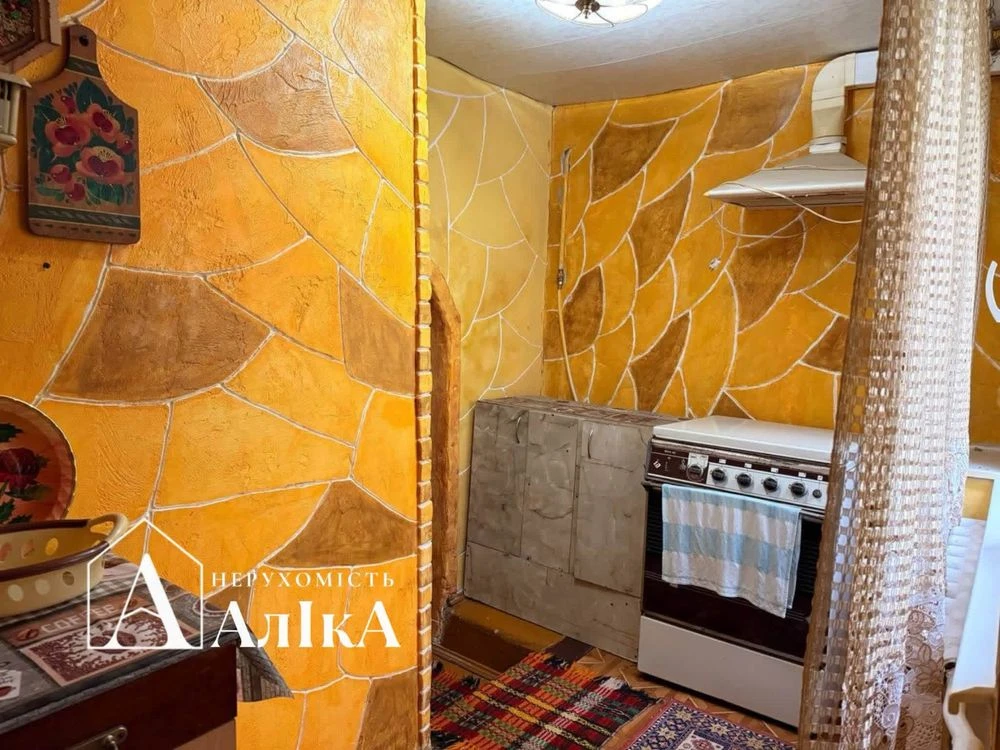 В продажі частина будинку