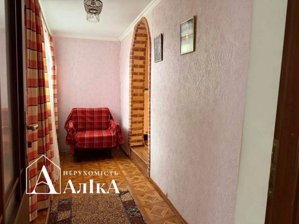 В продажі частина будинку