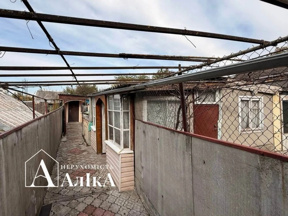 В продажі частина будинку