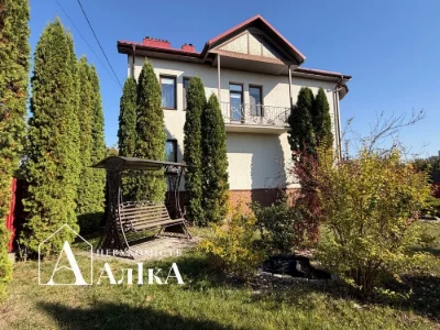 Продам великий вишуканий будинок в затишному місці