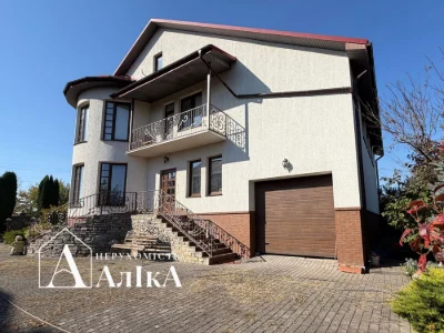 Продам великий вишуканий будинок в затишному місці