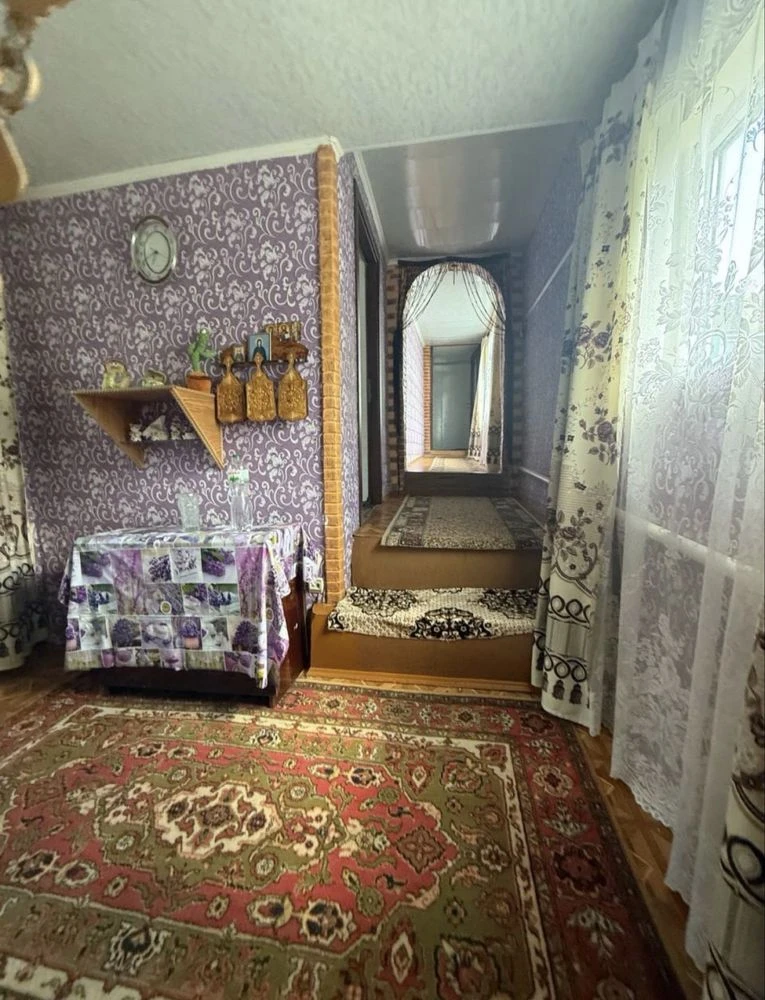Продається  частина будинку.