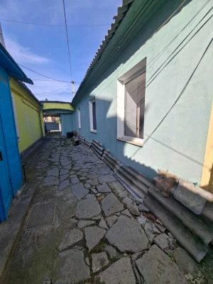 Продаж частини будинку