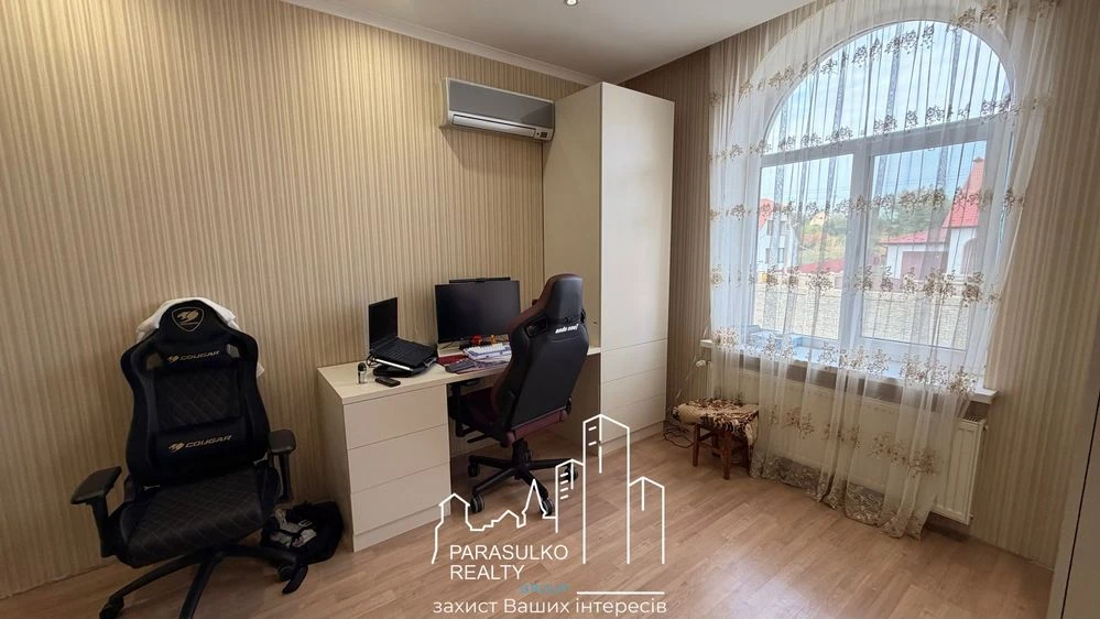 Продам затишний будинок, Голосків