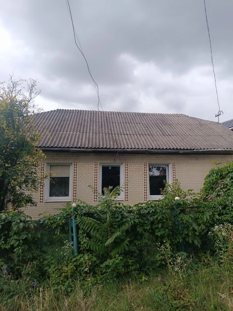 Продаєтьмя будинок поруч з центром
