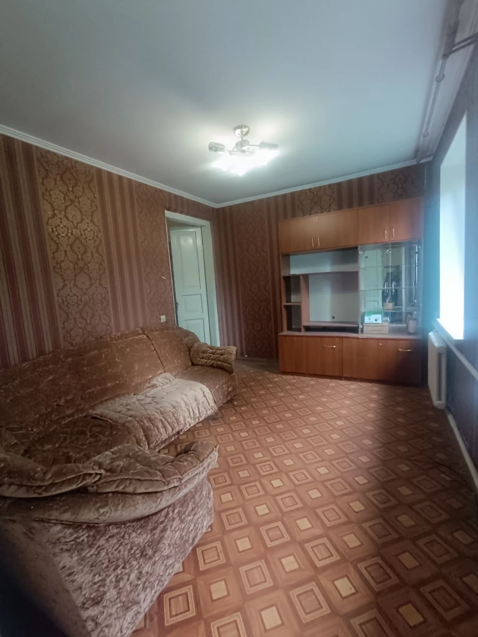 Продаєтьмя будинок поруч з центром