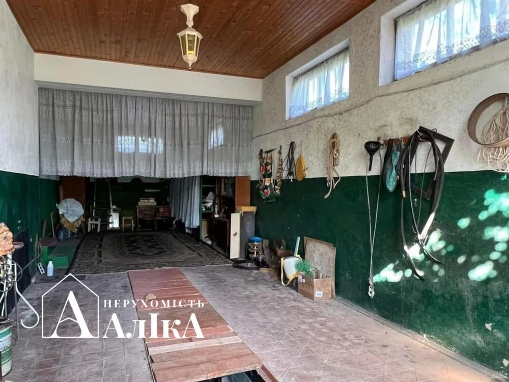 Продам великий будинок в хорошій локації