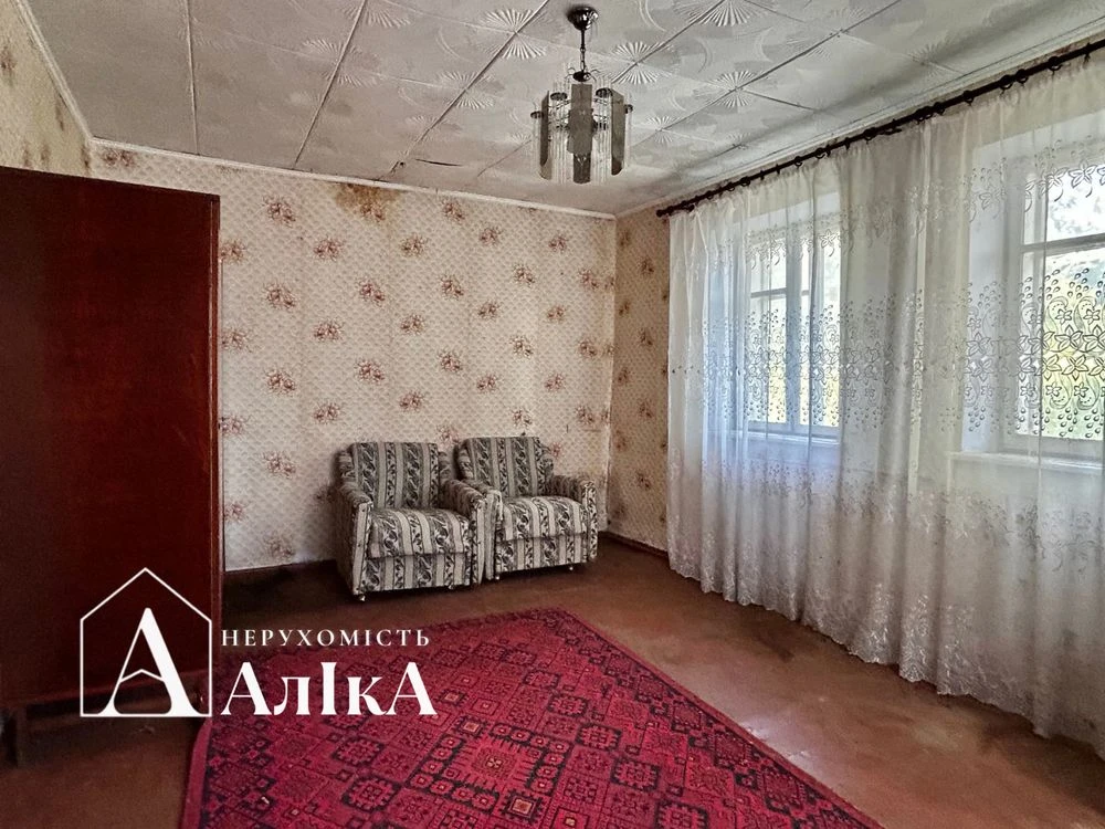 Продам будинок на великій ділянці