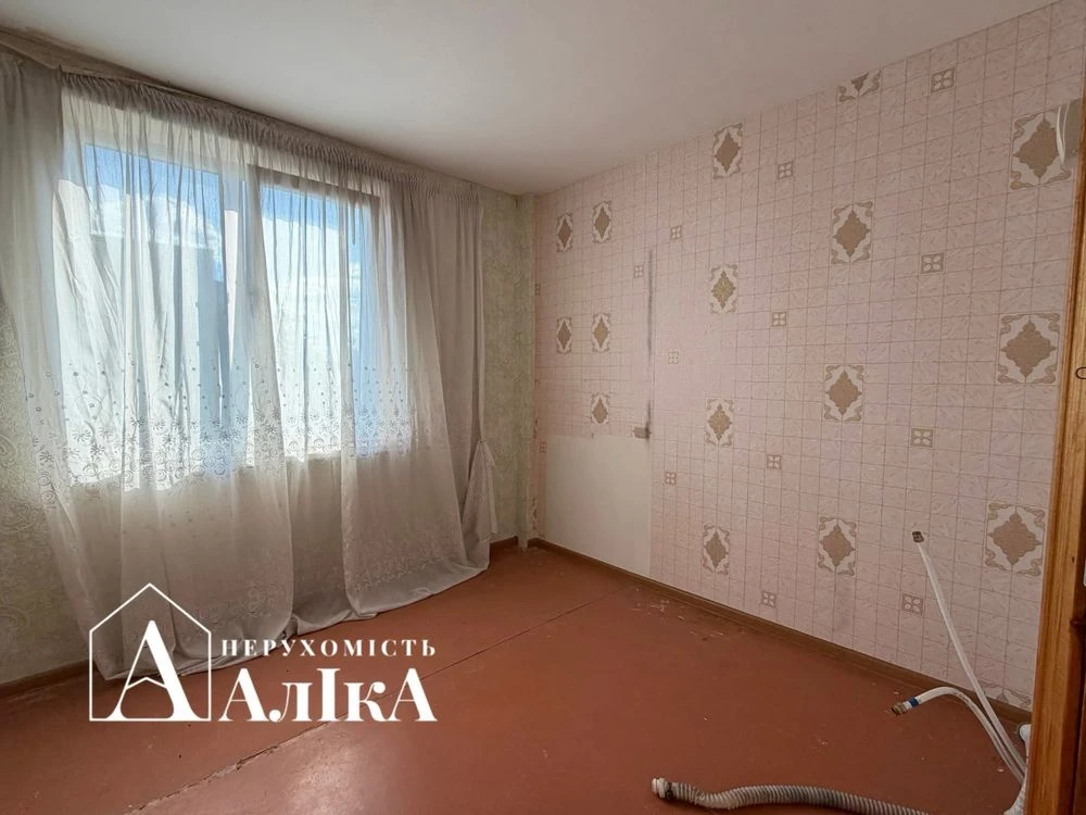 Продам просторий будинок в хорошій локаціі