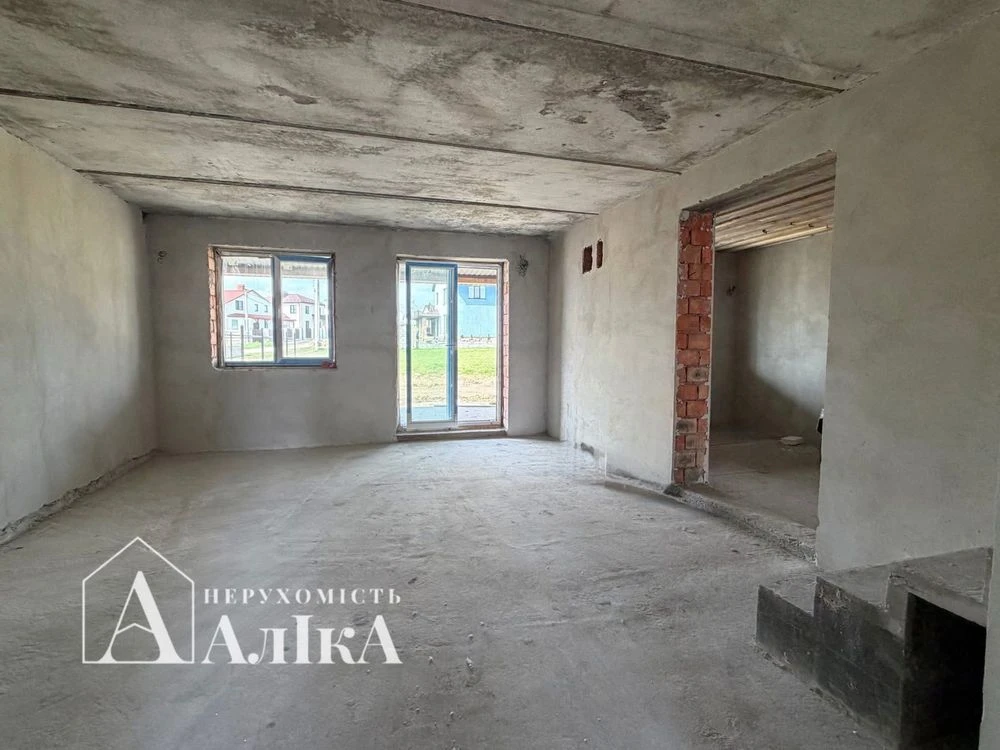 Продам котедж в котеджному містечку