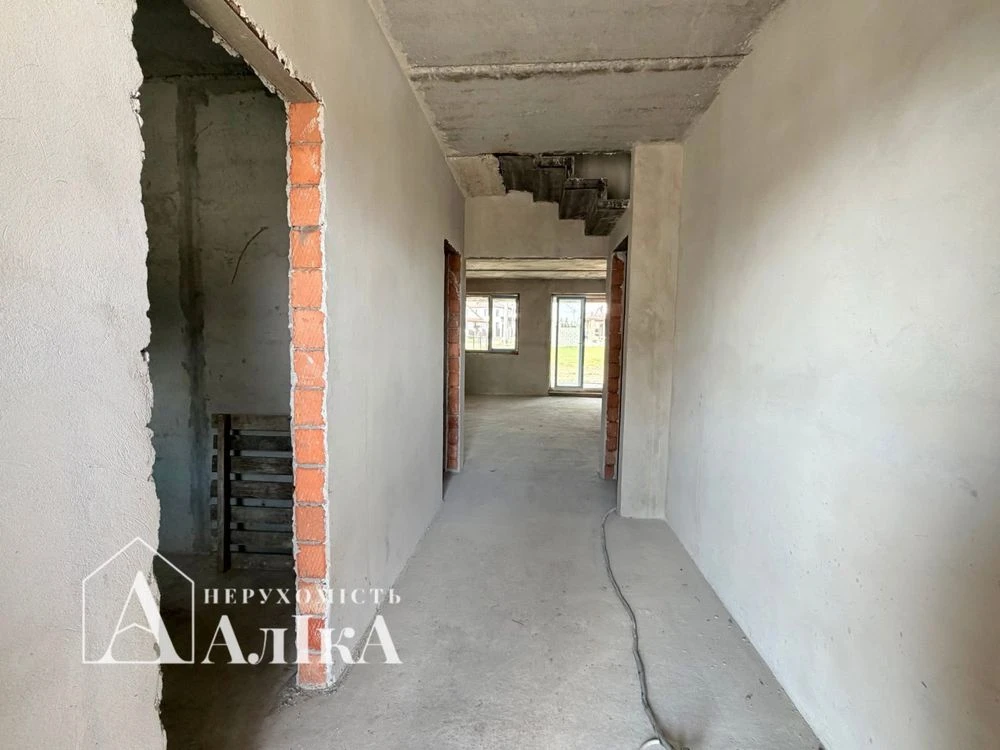 Продам котедж в котеджному містечку