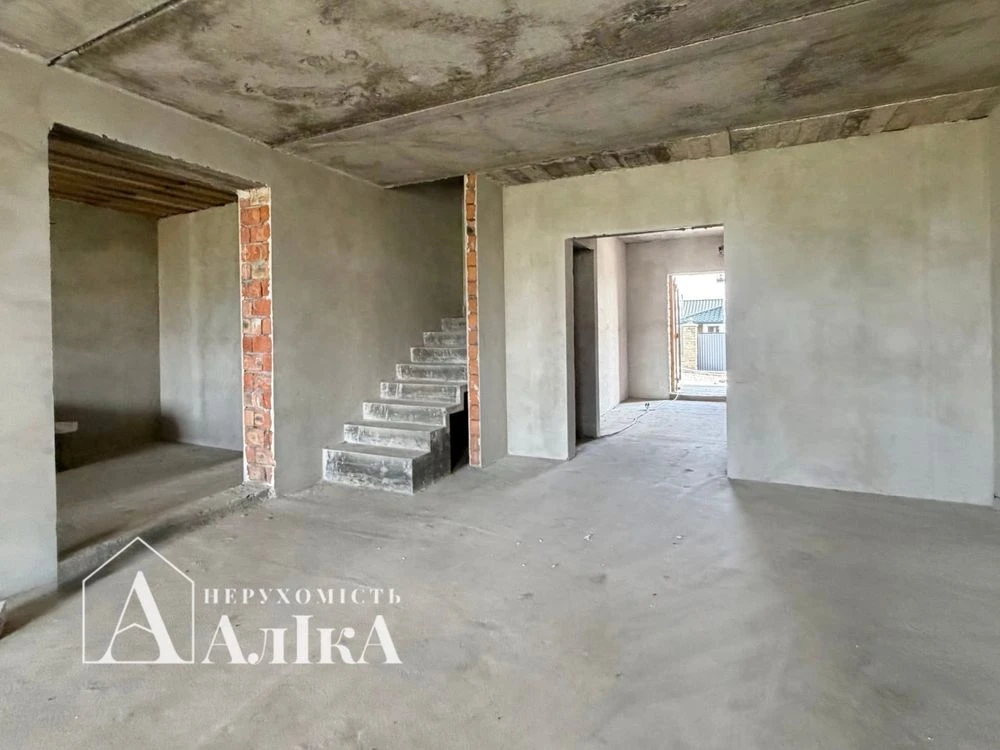 Продам котедж в котеджному містечку