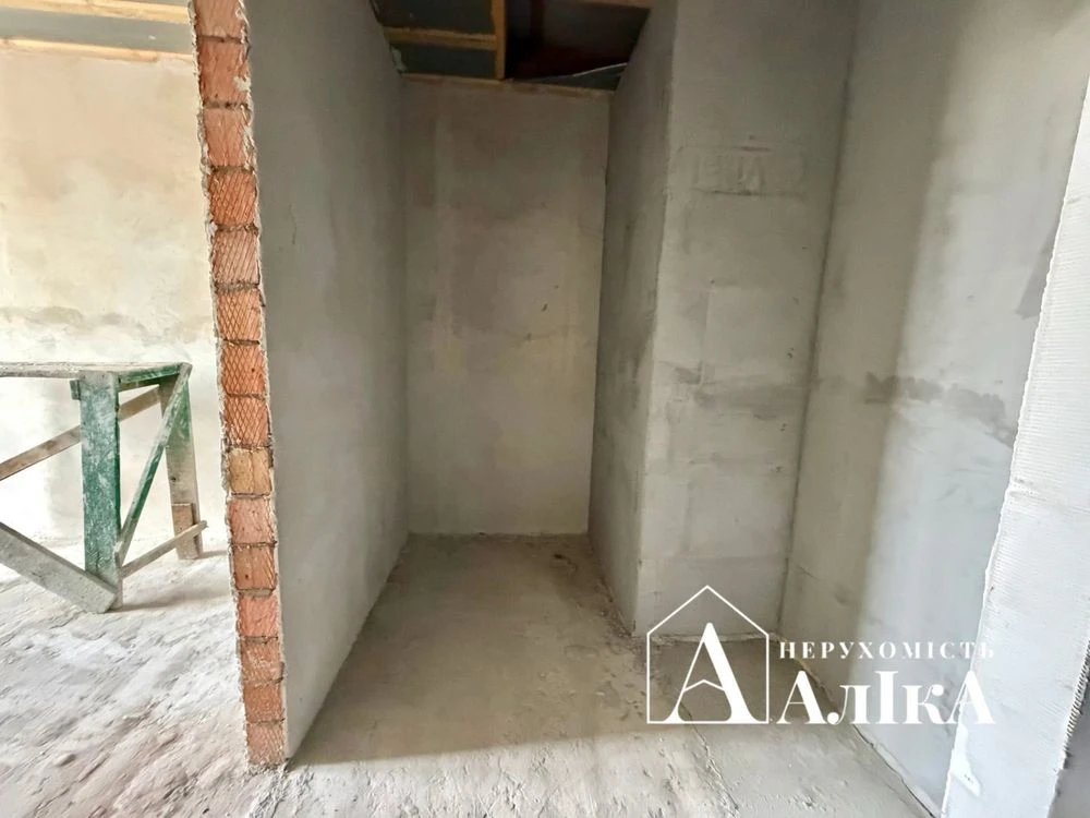 Продам котедж в котеджному містечку