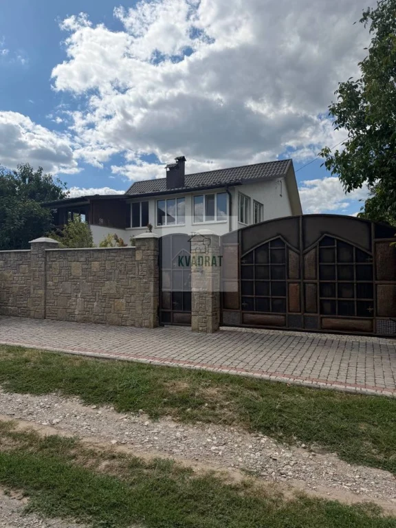 Продам готовий для життя будинок з гаражем, 20 соток привати