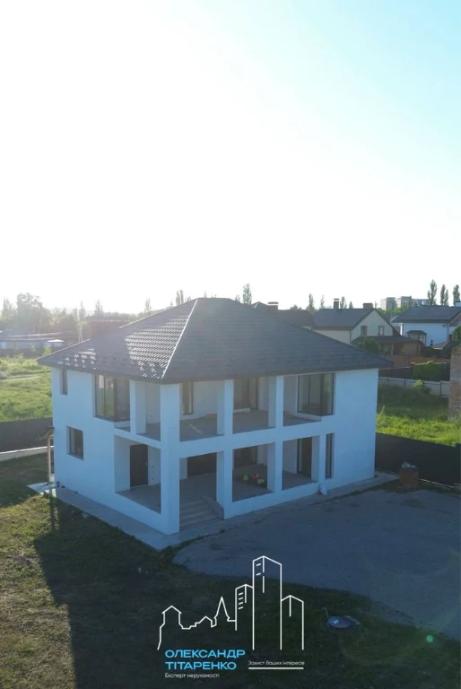Продам новенький та сучасний  двоповерховий будинок