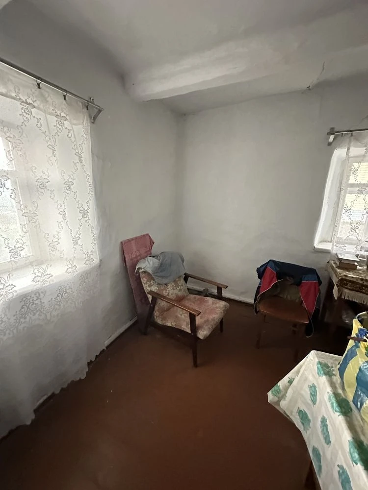 Продається будинок, камяний, під реконструкцію, хороша локац