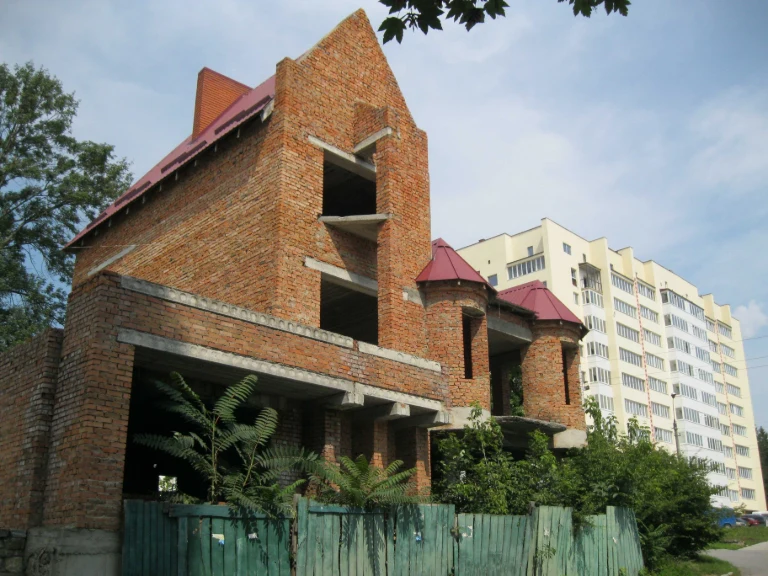 Будинок в центрі Кам'янця-Подільського зручне росташування Т