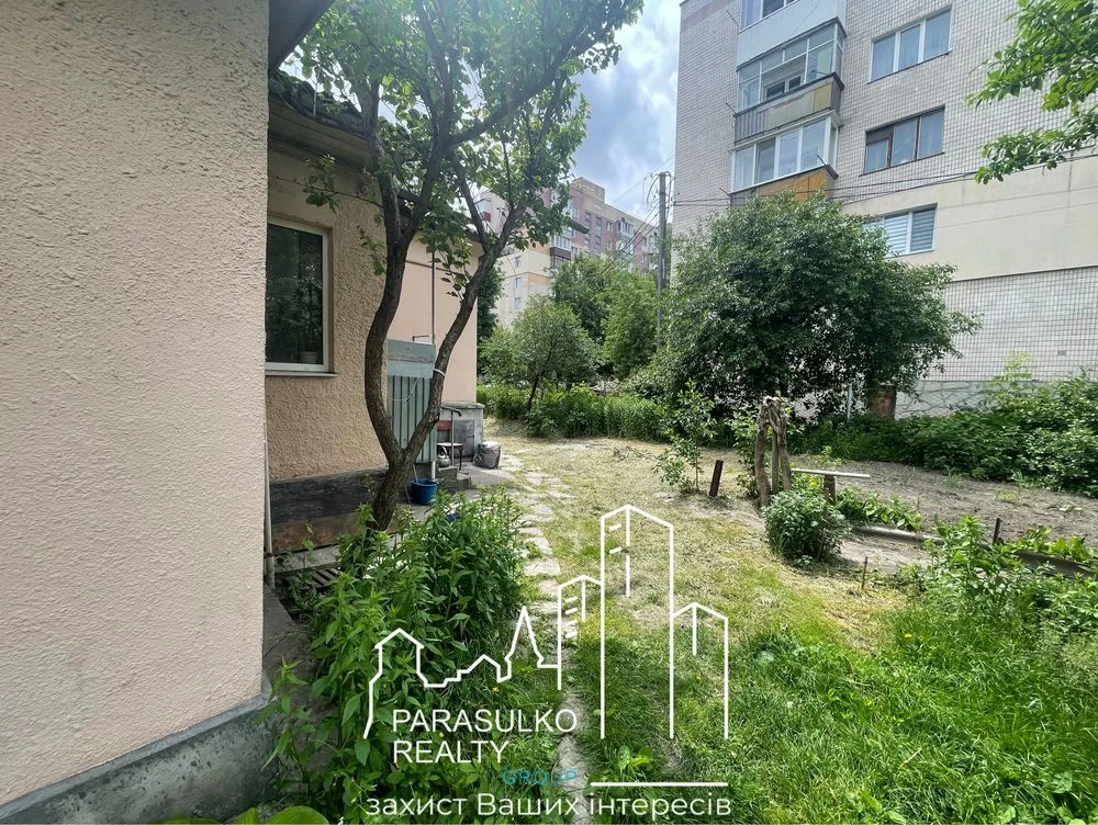 Продам частину будинку в центральній частині міста