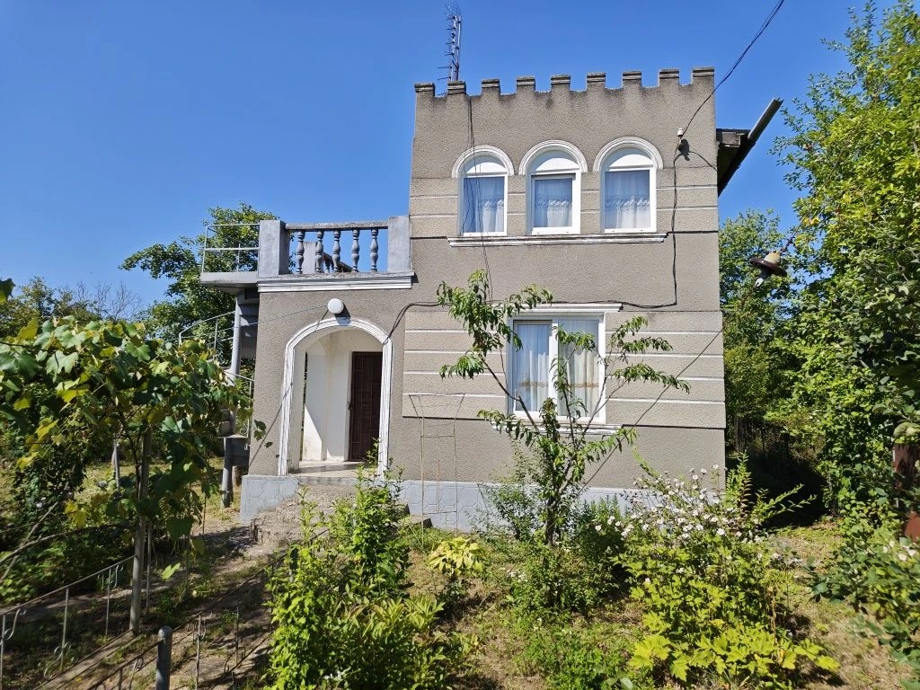 Продам дачу в закритому кооперативі