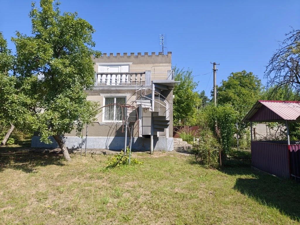 Продам дачу в закритому кооперативі