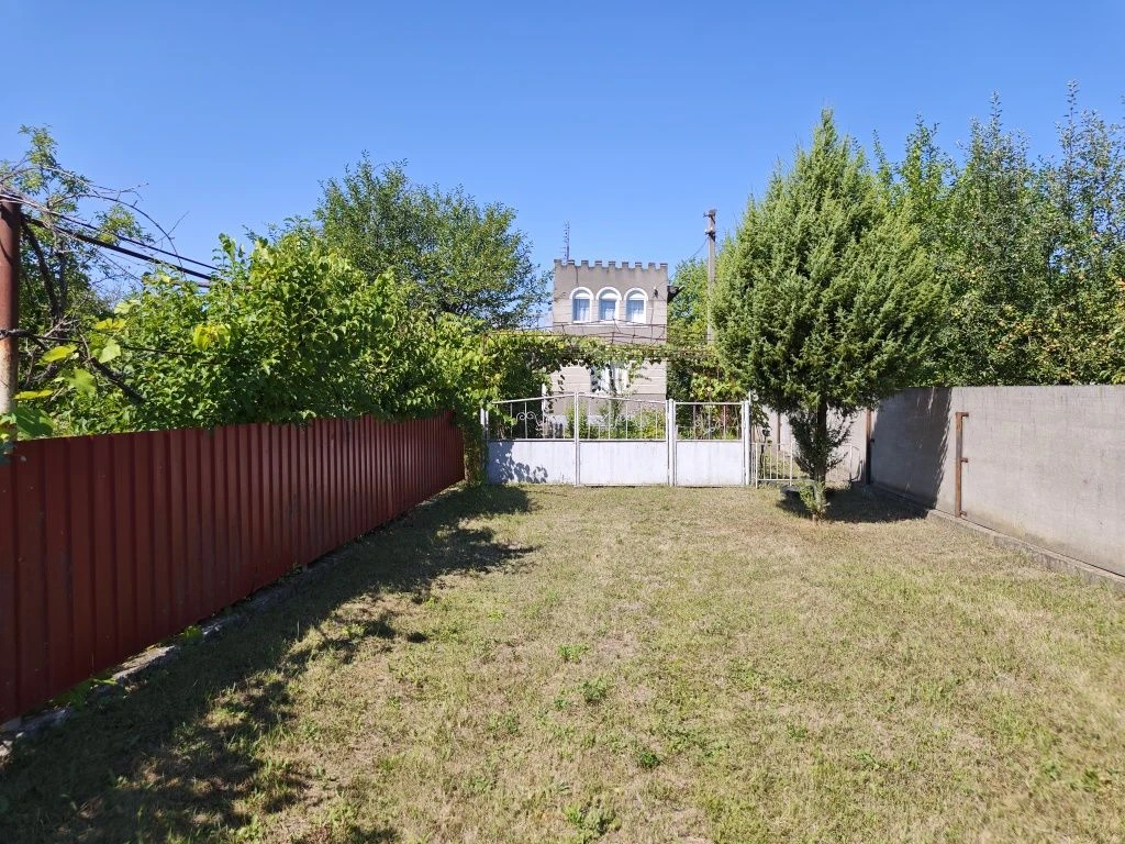 Продам дачу в закритому кооперативі