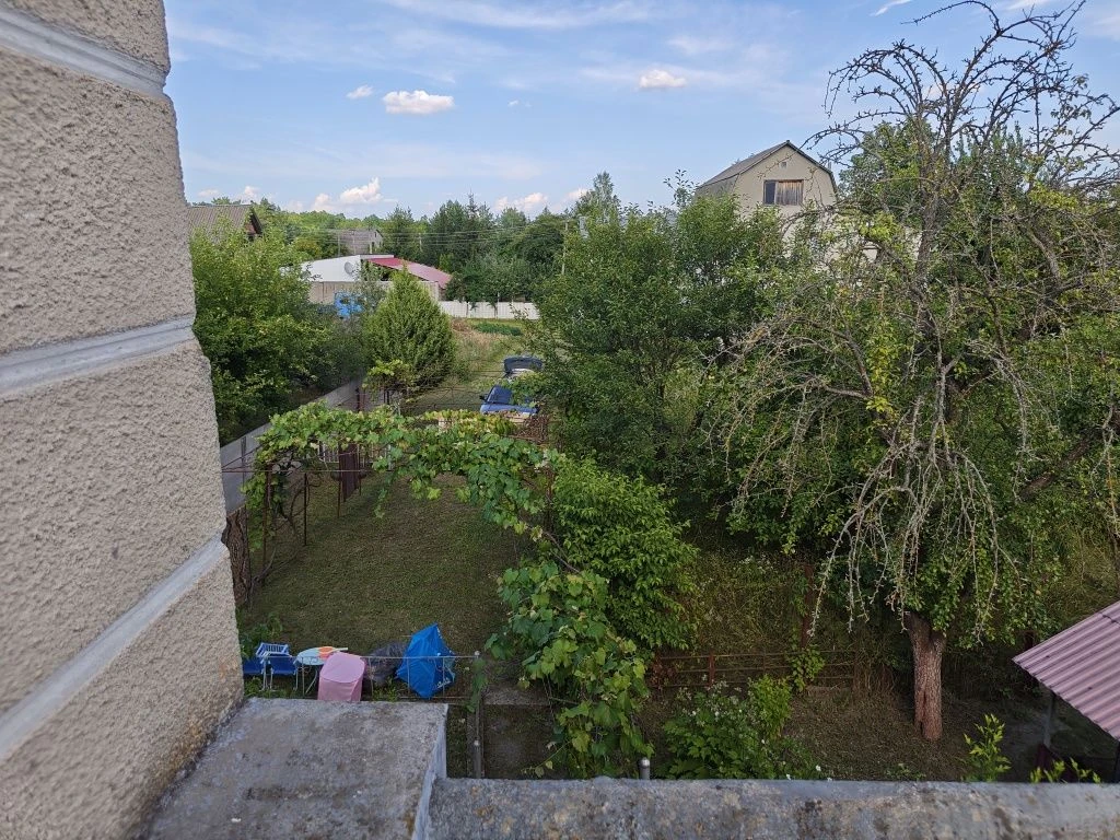 Продам дачу в закритому кооперативі