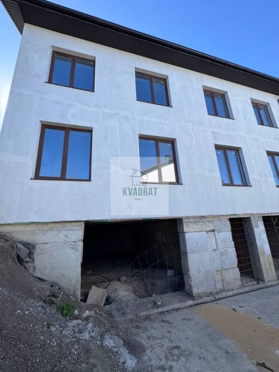 Продам таунхаус+гараж у центрі мікрор-ну Жовтневого