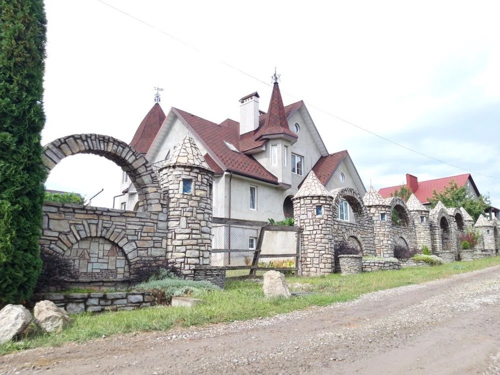 Продам розкішний будинок Жовтневе
