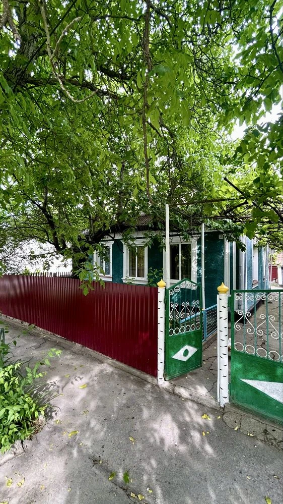 Будинок в тихому місці біля центру