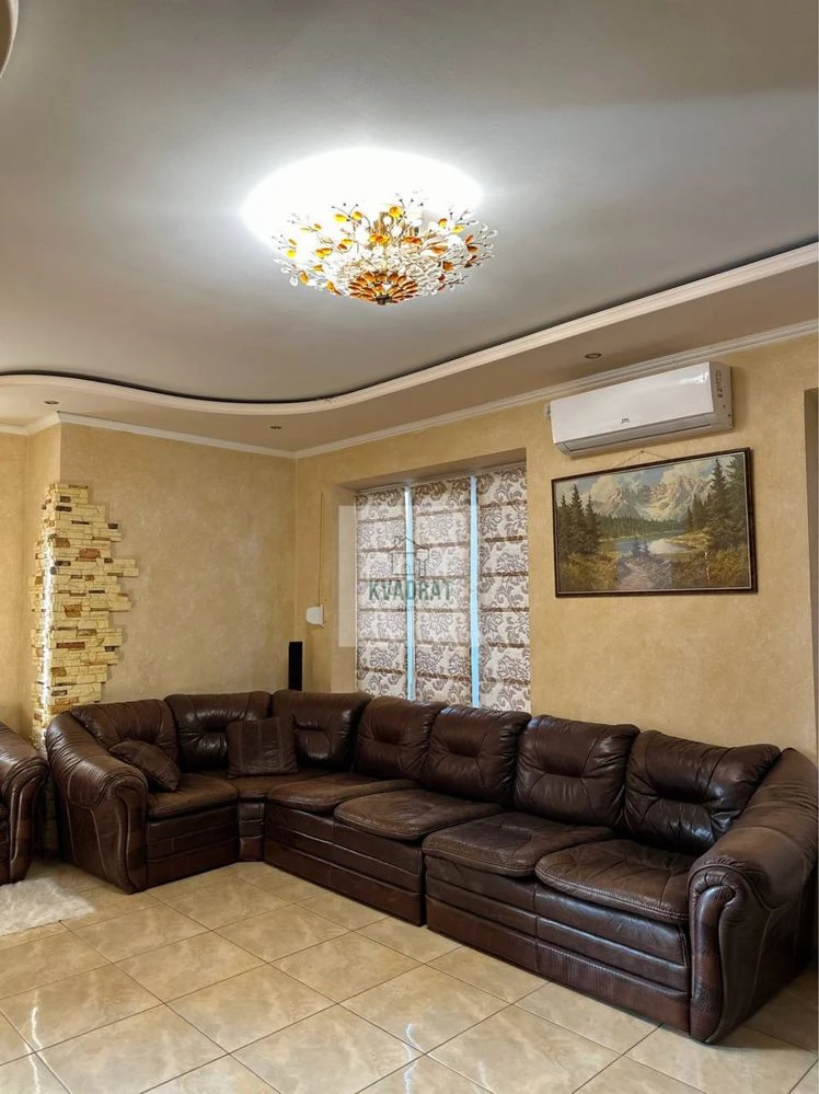 Продам шикарний будинок з басейном. Перша лінія річки Дністе