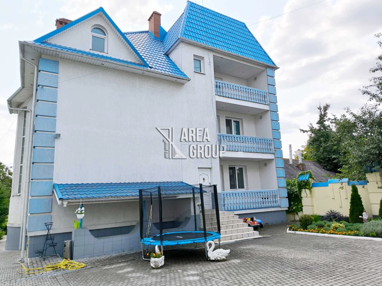 Два будинки в місті з ремонтом та меблями за ціною одного МІ