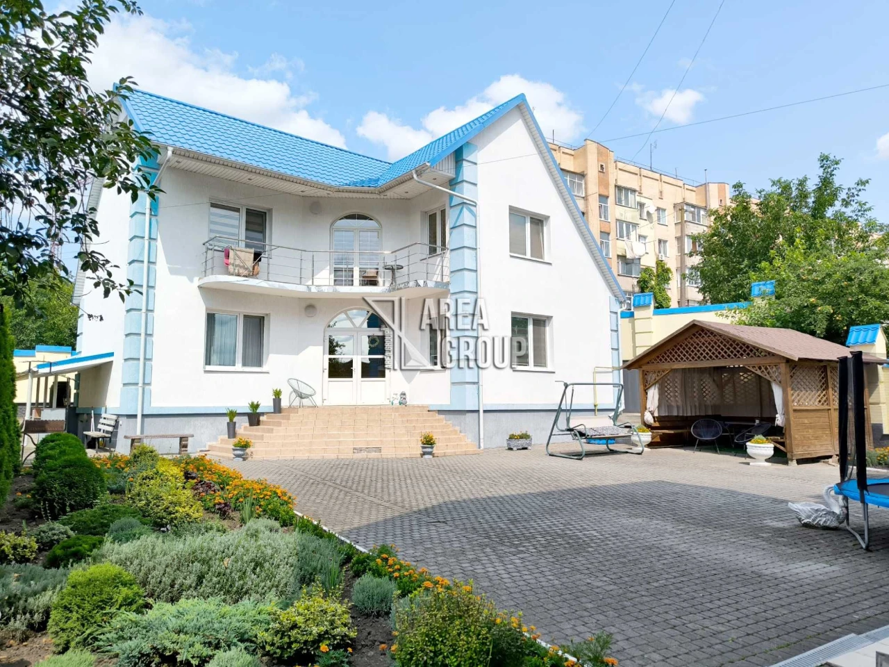 Два будинки в місті з ремонтом та меблями за ціною одного МІ