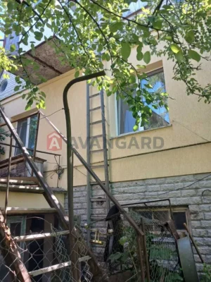 Чудовий будинок + гараж + пасіка + ділянка 6 сот.