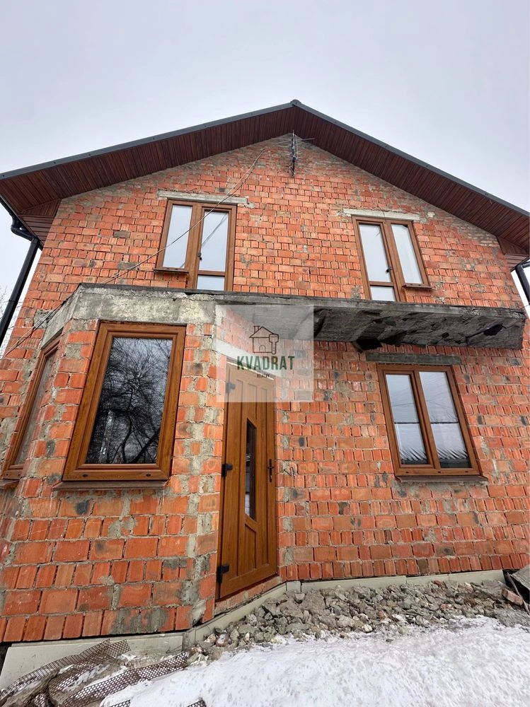 Продам добротний двоповерховий будинок у районі Смірнова