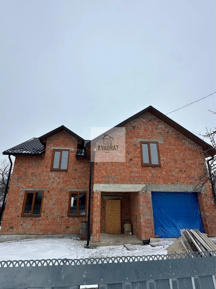 Продам добротний двоповерховий будинок у районі Смірнова