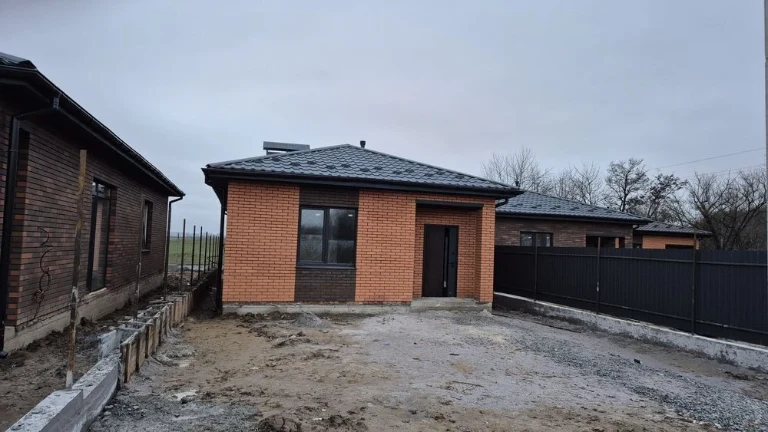 Компактный, современный дом, 80м2, 3 сотки, хорошее расположение.