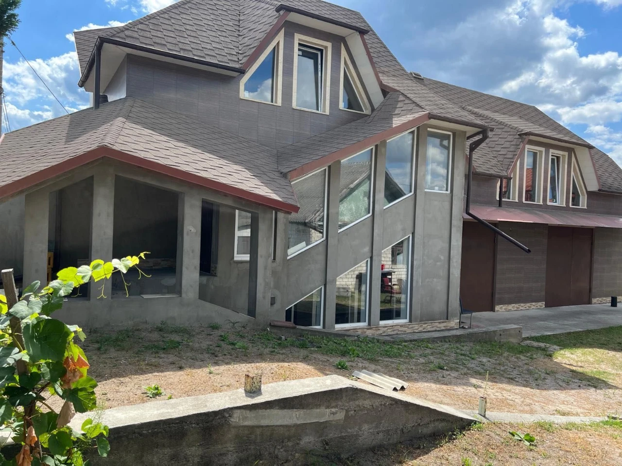 Продам будинок нерухомість