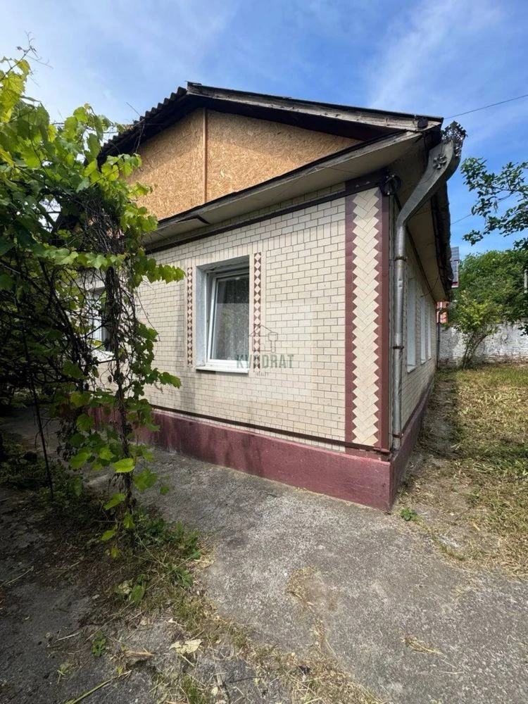 Продам компактний будинок на Руських Фільварках.З хорошою ло