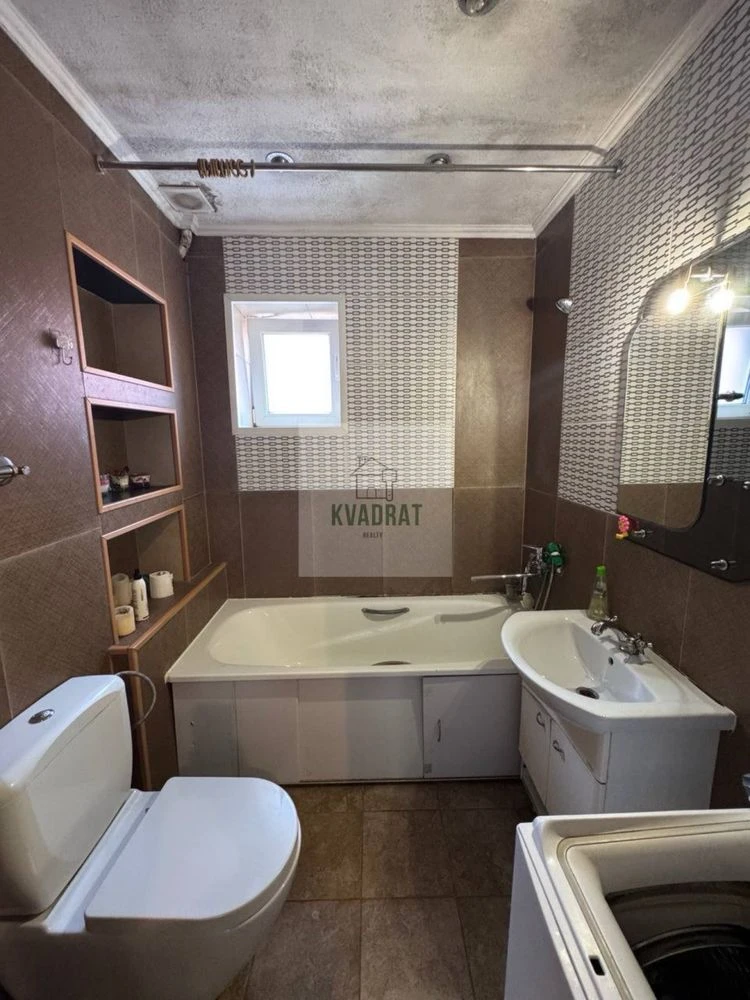 Продам компактний будинок на Руських Фільварках.З хорошою ло