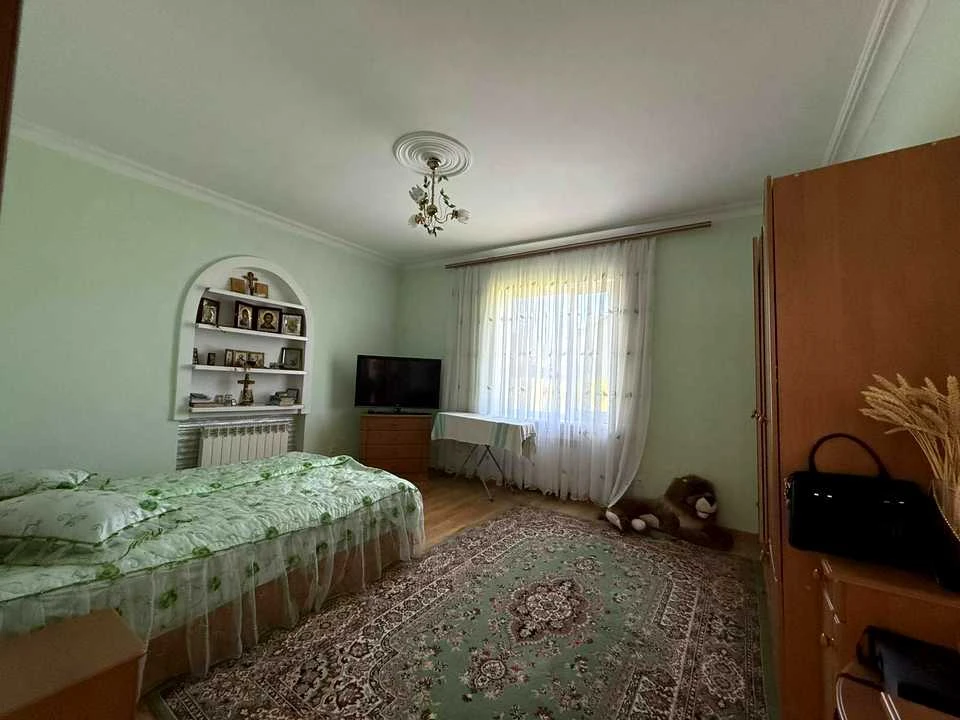 Будинок. Красилів, Левадна
