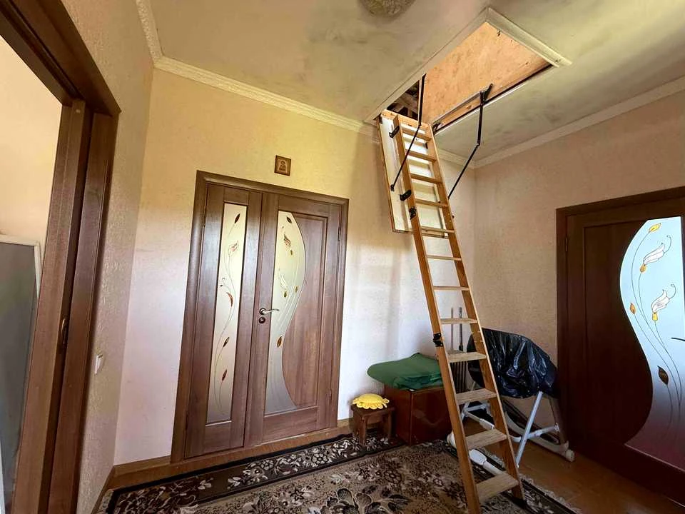Будинок. Красилів, Левадна