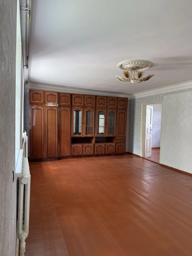 Продам цегляний будинок в м. Полонне