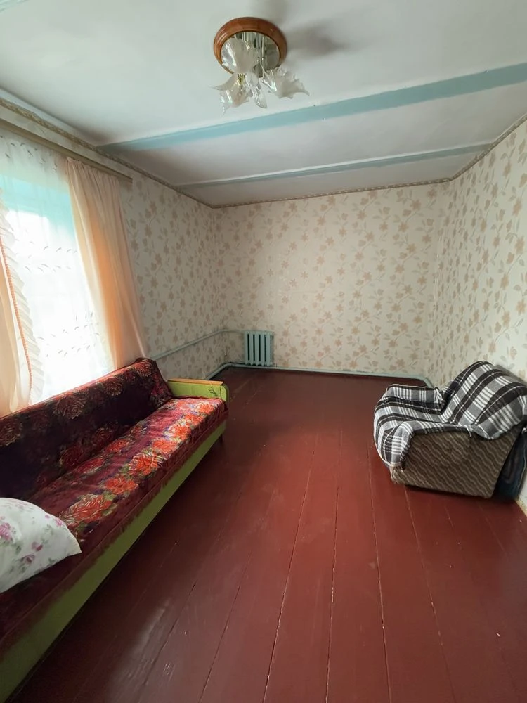 Будинок з ділянкою в селі Попівці