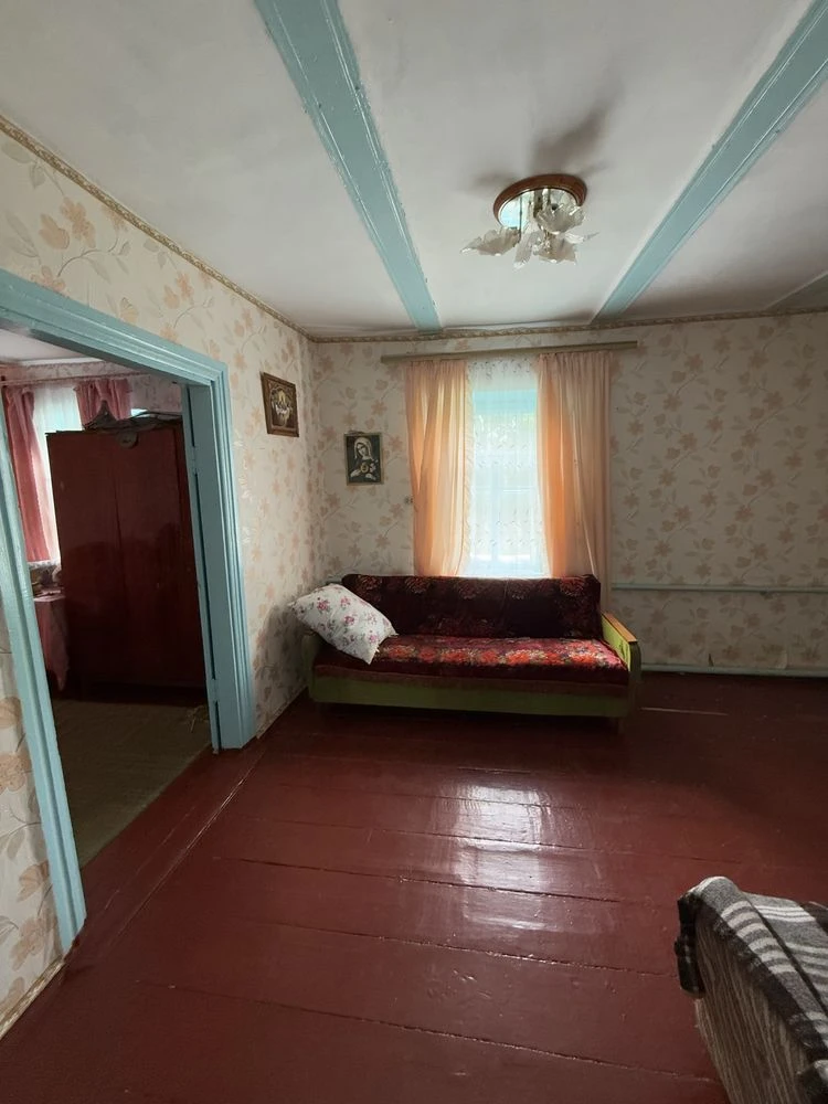 Будинок з ділянкою в селі Попівці