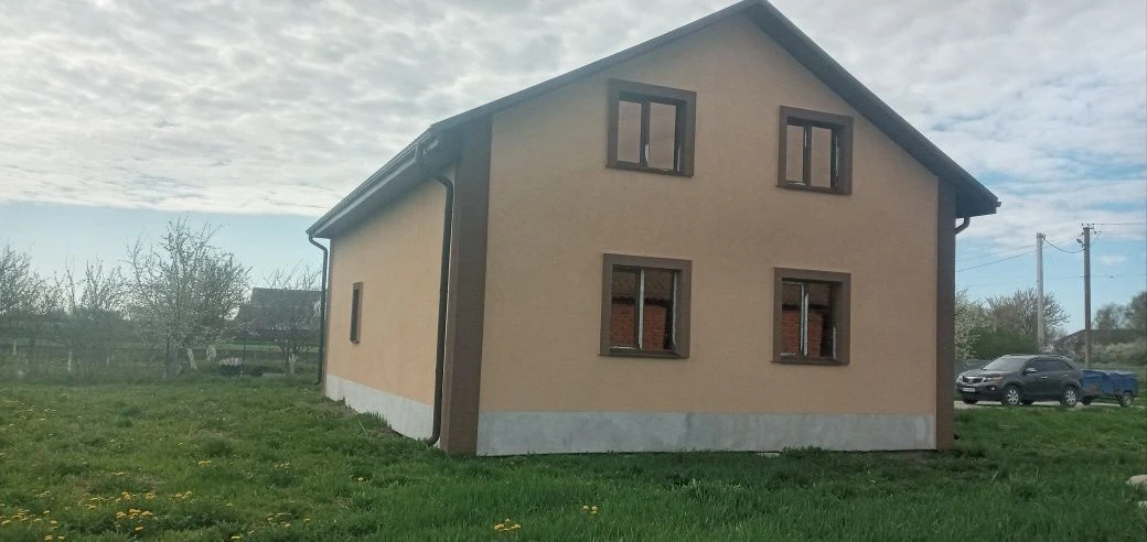 Продам будинок. Пятнадцать соток участок. Будинок новий але