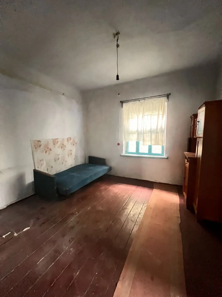 Продам  цегляний будинок, м. Шепетівка  поблизу 3-школи