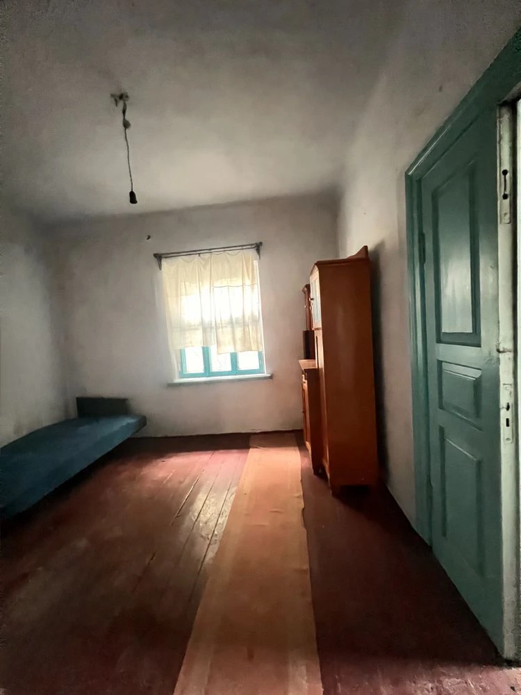 Продам  цегляний будинок, м. Шепетівка  поблизу 3-школи
